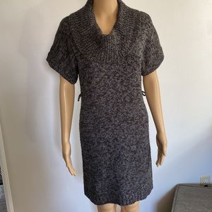 Sweater Project sz L EUC 100% acrylic sweater dress. Add your own belt!